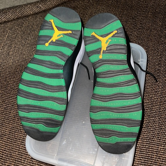 SOINC JORDAN 10’s - Picture 3 of 3